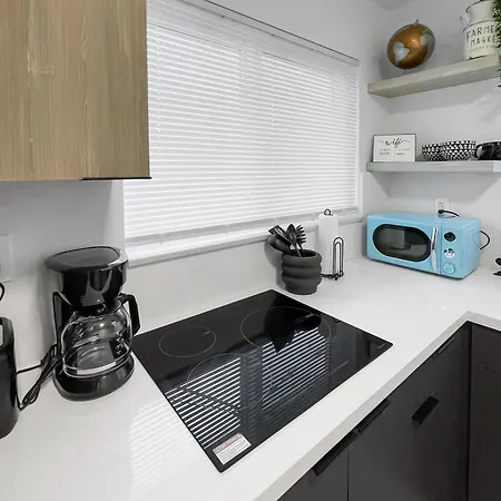 Newly Remodeled Full Apartment Miami Exterior photo