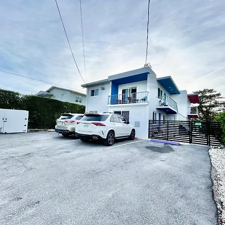 Newly Remodeled Full Apartment Miami Exterior photo